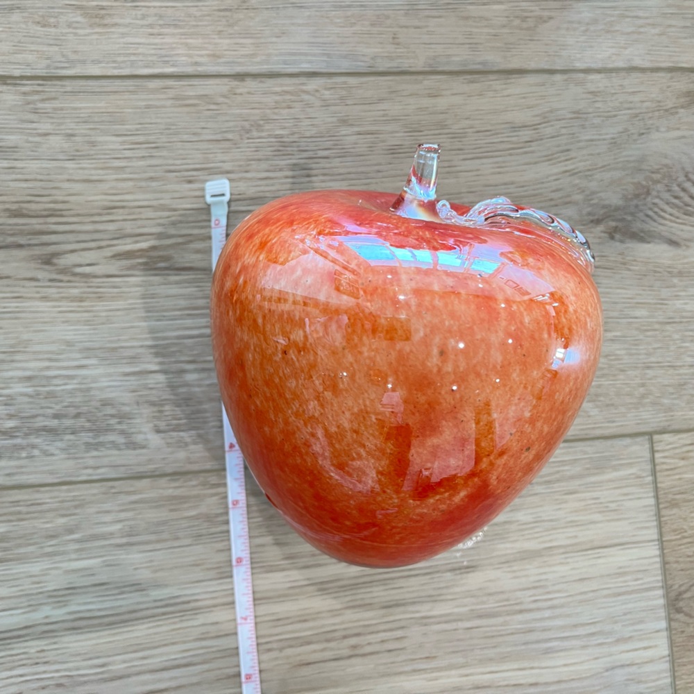 Elegant Murano Style Glass Apple Sculpture in Red and Orange - Picture 2 of 4
